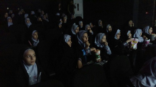برگزاری اردوی سینما و اکران فیلم فیلشاه برای دانش آموزان پایه چهارم دبستان دخترانه