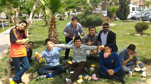 برگزاری اردوی زیارتی- تفریحی دانش آموزان پایه هشتم