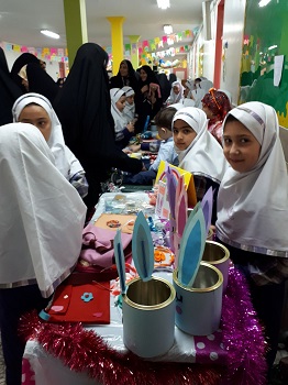 برگزاری جشنواره کارآفرینی در دبستان دخترانه