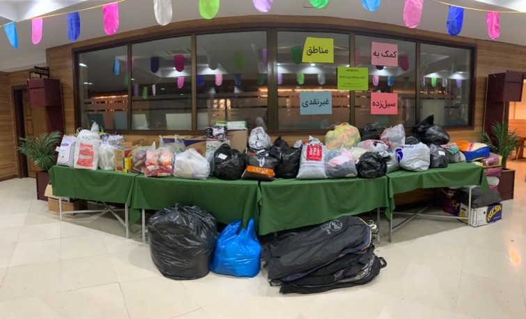 جمع آوری کمک های غیر نقدی در دبیرستان پسرانه