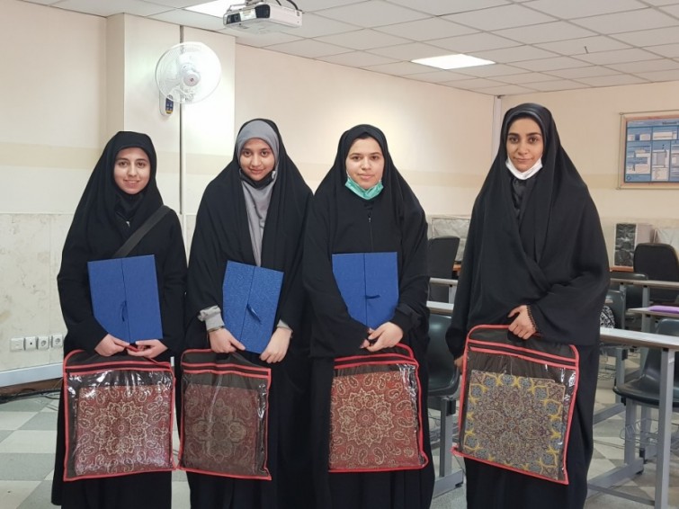 افتخار آفرینی دانش آموزان دبیرستان دخترانه در مسابقات ملی و بین المللی
